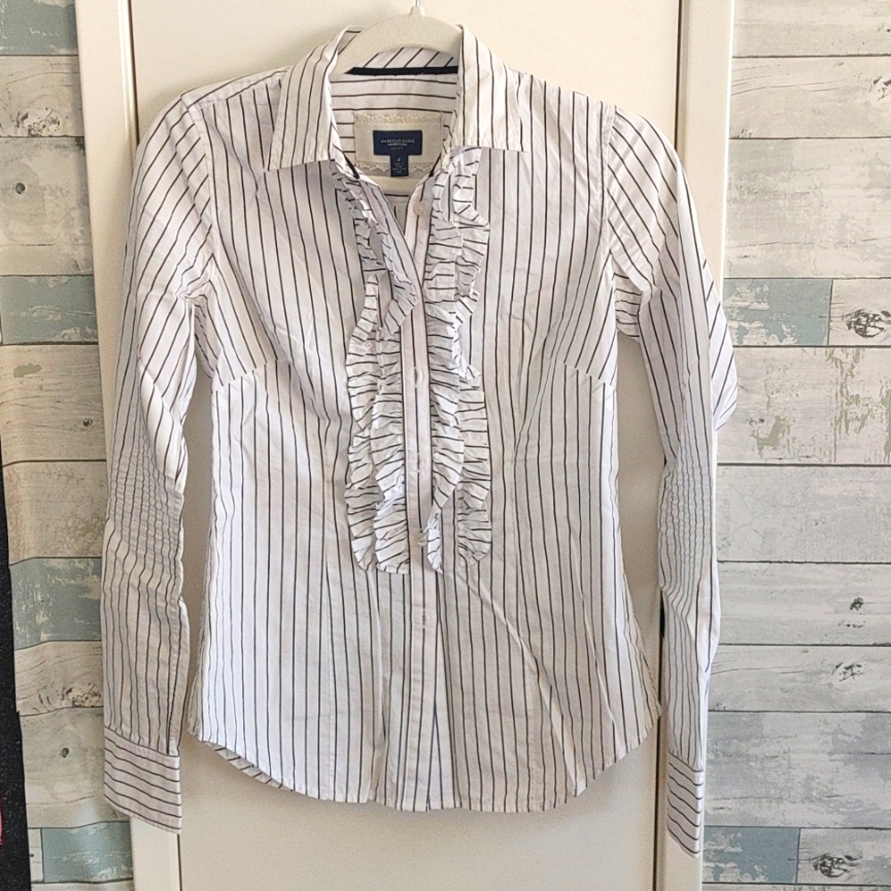 American Eagle S4 Ruffled Button Down